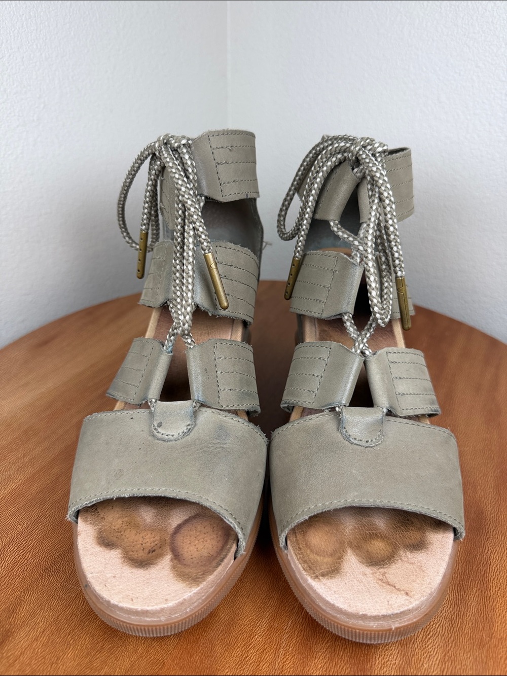SOREL Joanie II LaceUp Gladiator Wedge  Sandal Green Leather *BEAT UP DIRTY* 8.5